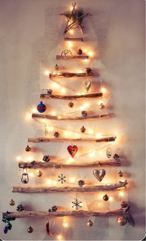 Driftwood and Fairy Light Wall Christmas Tree Driftwood and Fairy Light Wall Christmas Tree