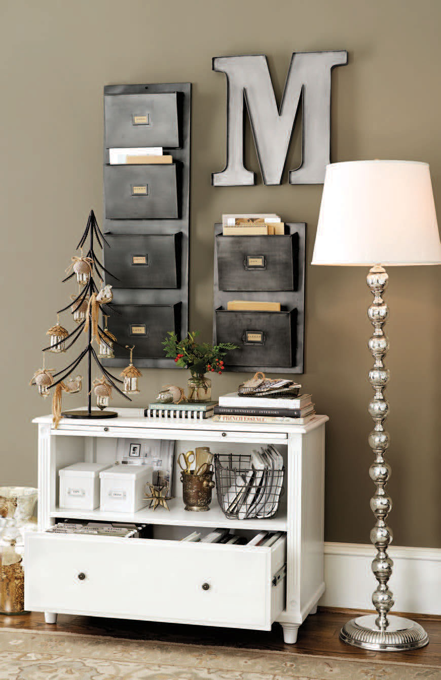 Wall-Mounted Storage with Decorative Metal Tree Wall-Mounted Storage with Decorative Metal Tree — Christmas Home Office Decor