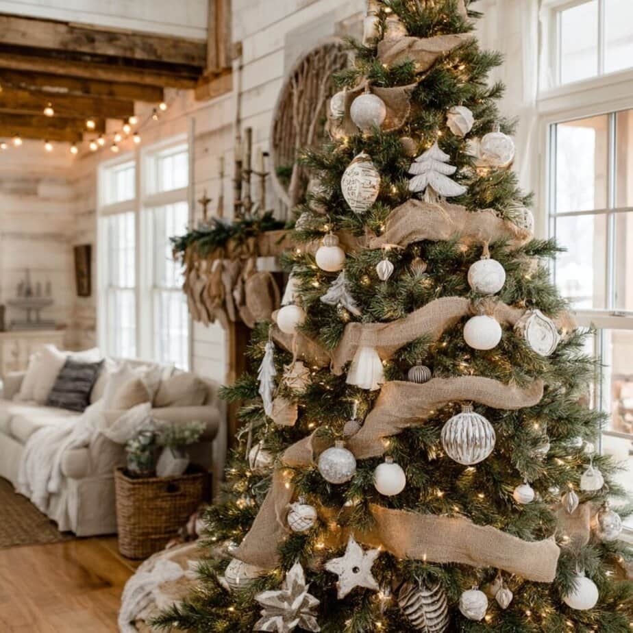 25+ Stunning Christmas Tree Theme Ideas to Inspire Your Holiday Decor - Jessica Welling Interiors