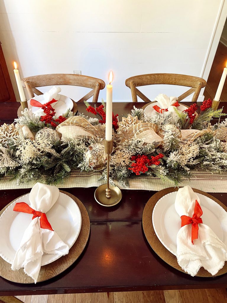 Traditional Greenery and Gold Ornament Centerpiece Traditional Greenery and Gold Ornament Centerpiece — Simple Christmas Centerpiece