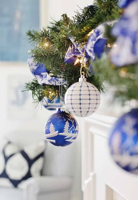 Blue and White Christmas Decorating - Thistlewood Farm