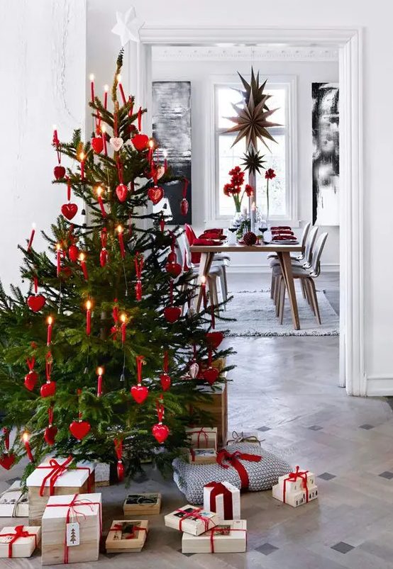 Scandinavian Tree with Red Heart Ornaments and Candle Lights Scandinavian Tree with Red Heart Ornaments and Candle Lights — Scandinavian Christmas Tree