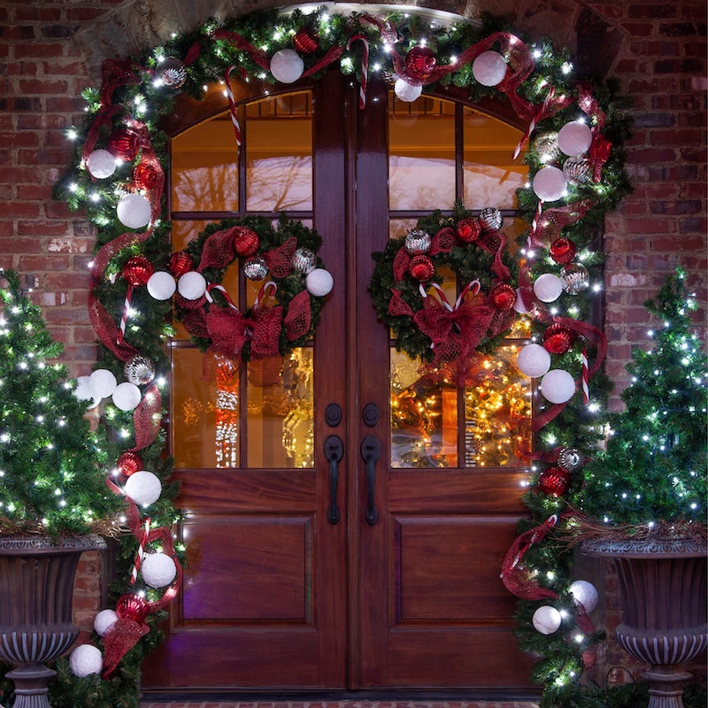 Symmetrical Double Door Display with Wreaths and Garland Symmetrical Double Door Display with Wreaths and Garland — Christmas Wreath