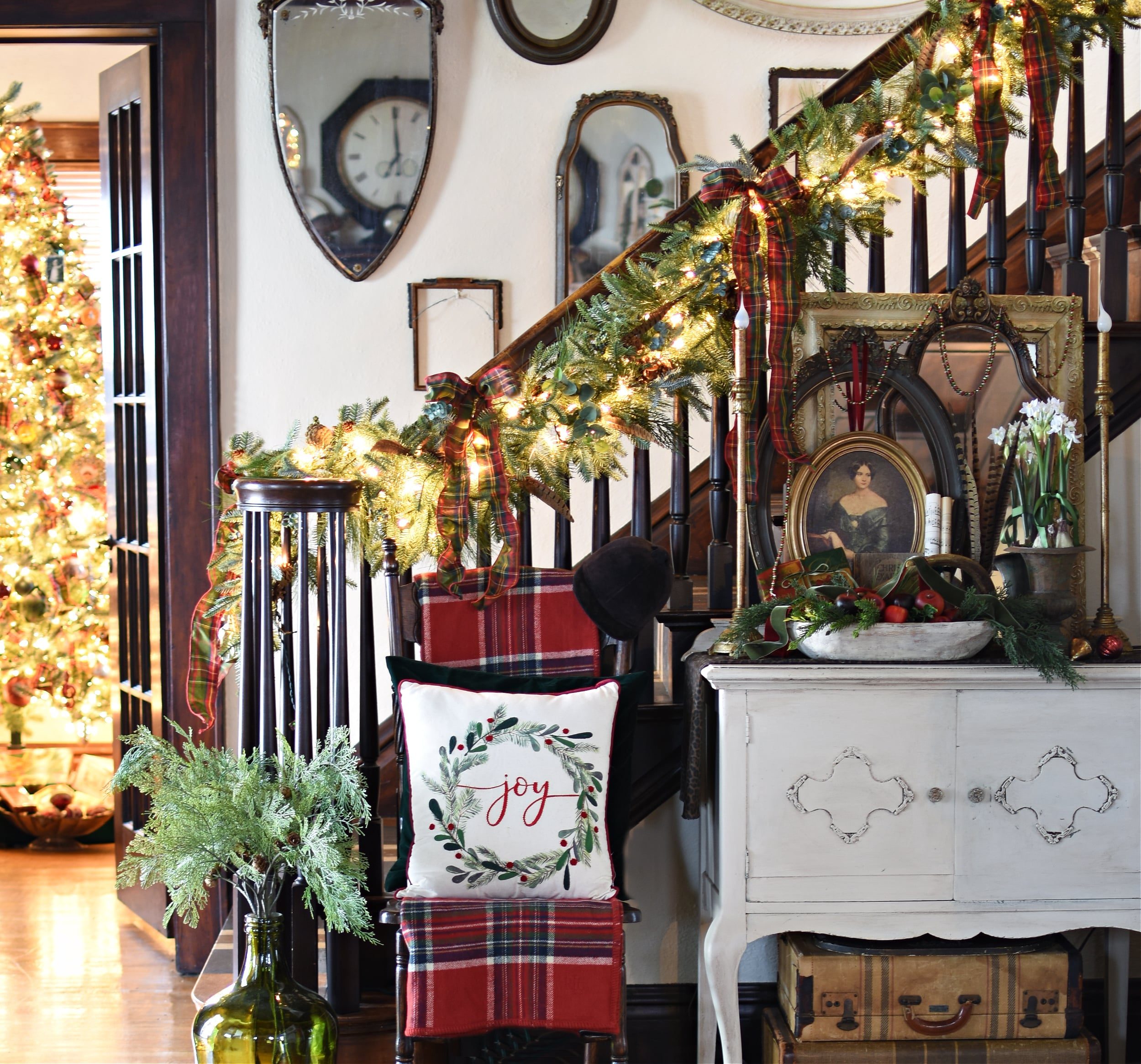 Vintage Staircase with Plaid Ribbon and Decorative Cabinet Vintage Staircase with Plaid Ribbon and Decorative Cabinet — Christmas Staircase Decor