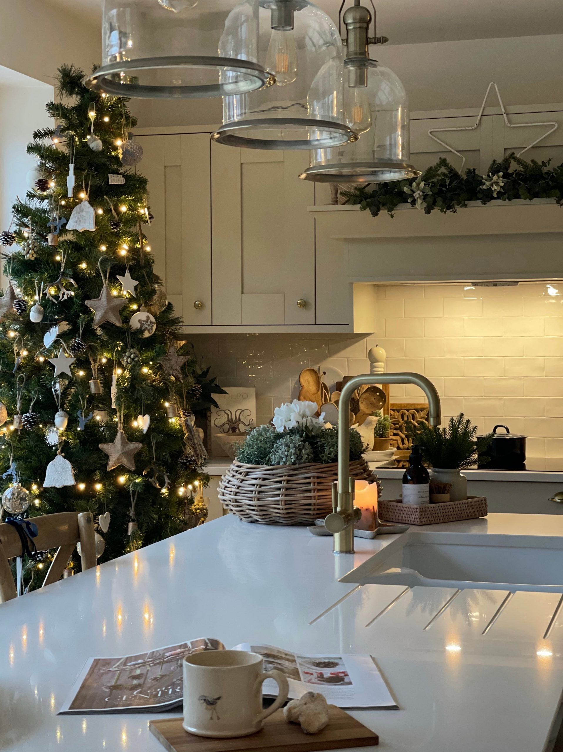 Cozy Kitchen Corner Centered Around a Grand Christmas Tree Cozy Kitchen Corner Centered Around a Grand Christmas Tree — Christmas Kitchen Decor