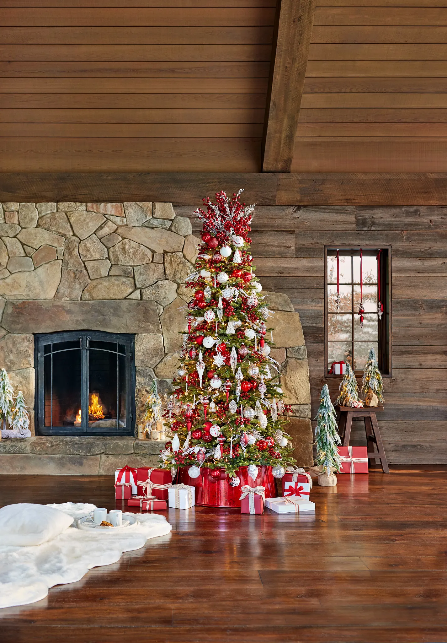 Ornately Decorated Scandinavian Tree in a Wood-Paneled Room Ornately Decorated Scandinavian Tree in a Wood-Paneled Room — Scandinavian Christmas Tree