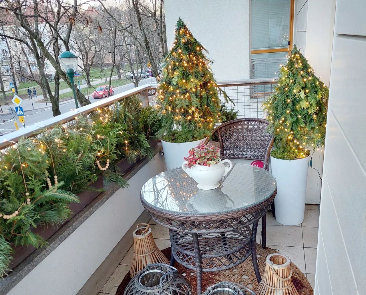 Modern Balcony with Illuminated Evergreen Trees Modern Balcony with Illuminated Evergreen Trees — Christmas Balcony Decor