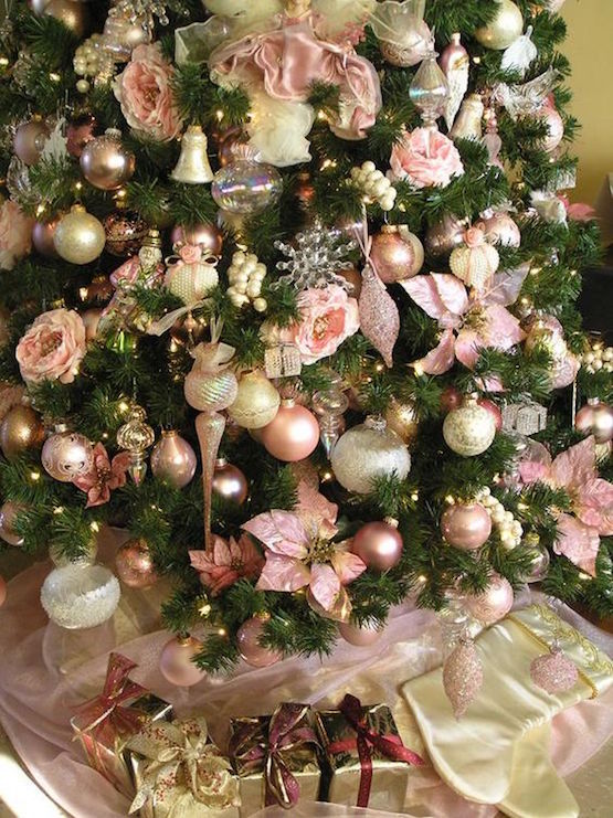 Elegant Christmas Tree Abundant with Pink and Gold Ornaments Elegant Christmas Tree Abundant with Pink and Gold Ornaments — Pink Christmas Decor