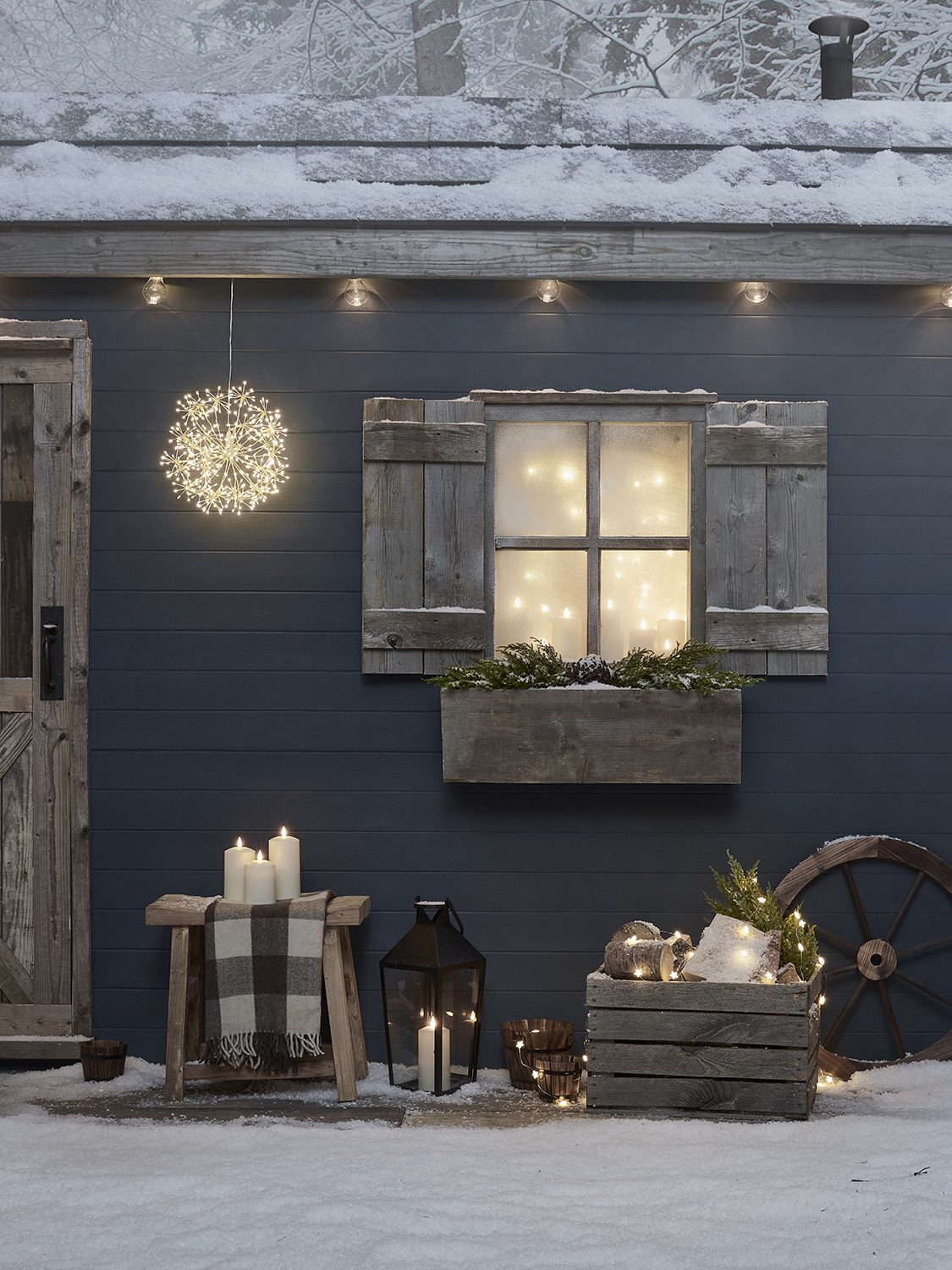 Rustic Christmas Light Display with Starburst Orb Rustic Christmas Light Display with Starburst Orb — Christmas Light Display Ideas