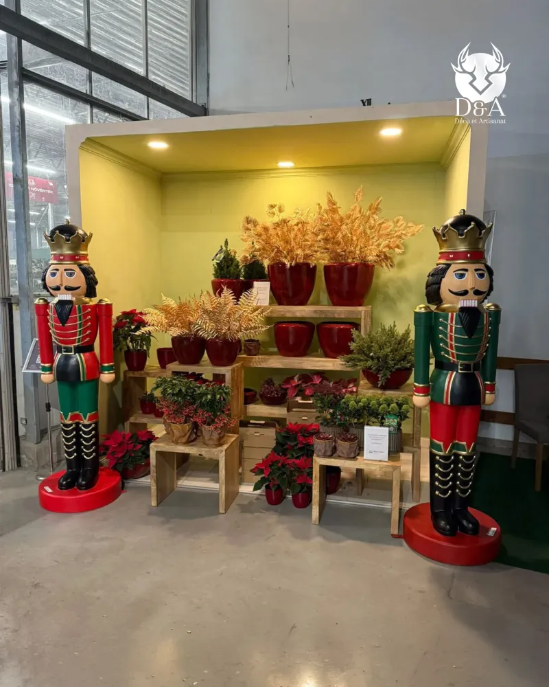 Oversized Nutcracker Statues as Retail Display Anchors — Nutcracker Display