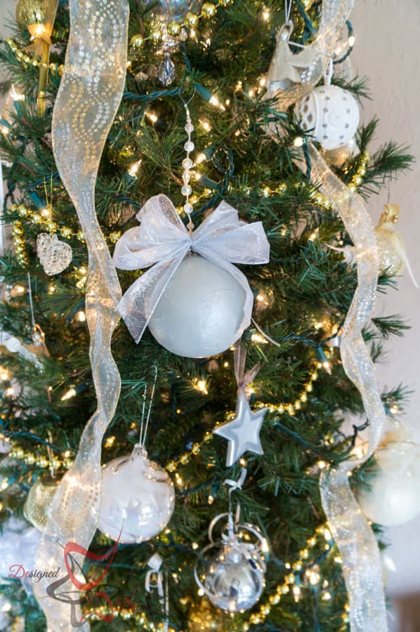 Elegant Silver and White Bauble Ornaments — DIY Christmas Decor