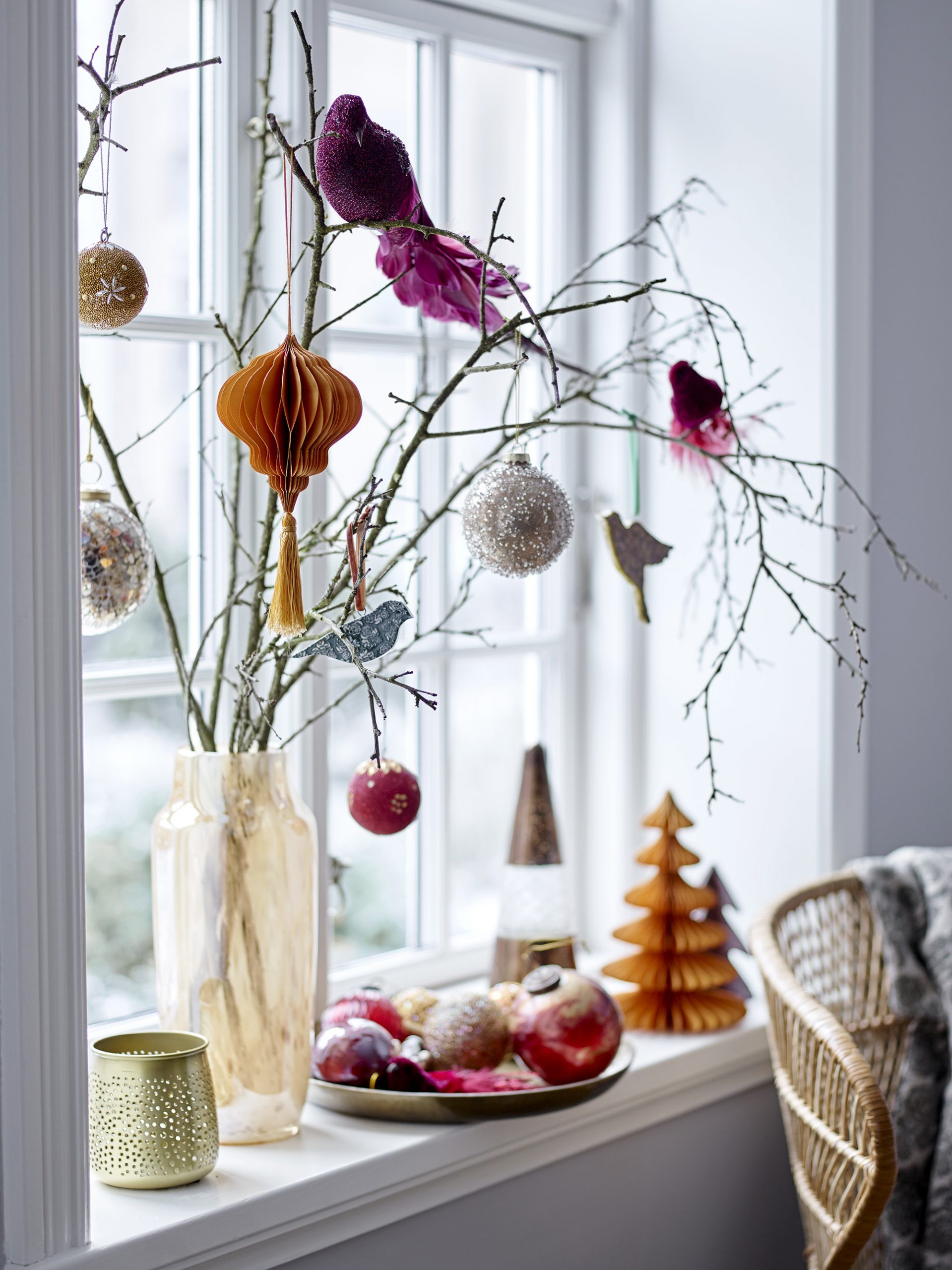 Decorated Branches in a Vase: A Minimalist Winter Vignette Decorated Branches in a Vase: A Minimalist Winter Vignette — Alternative Christmas Trees