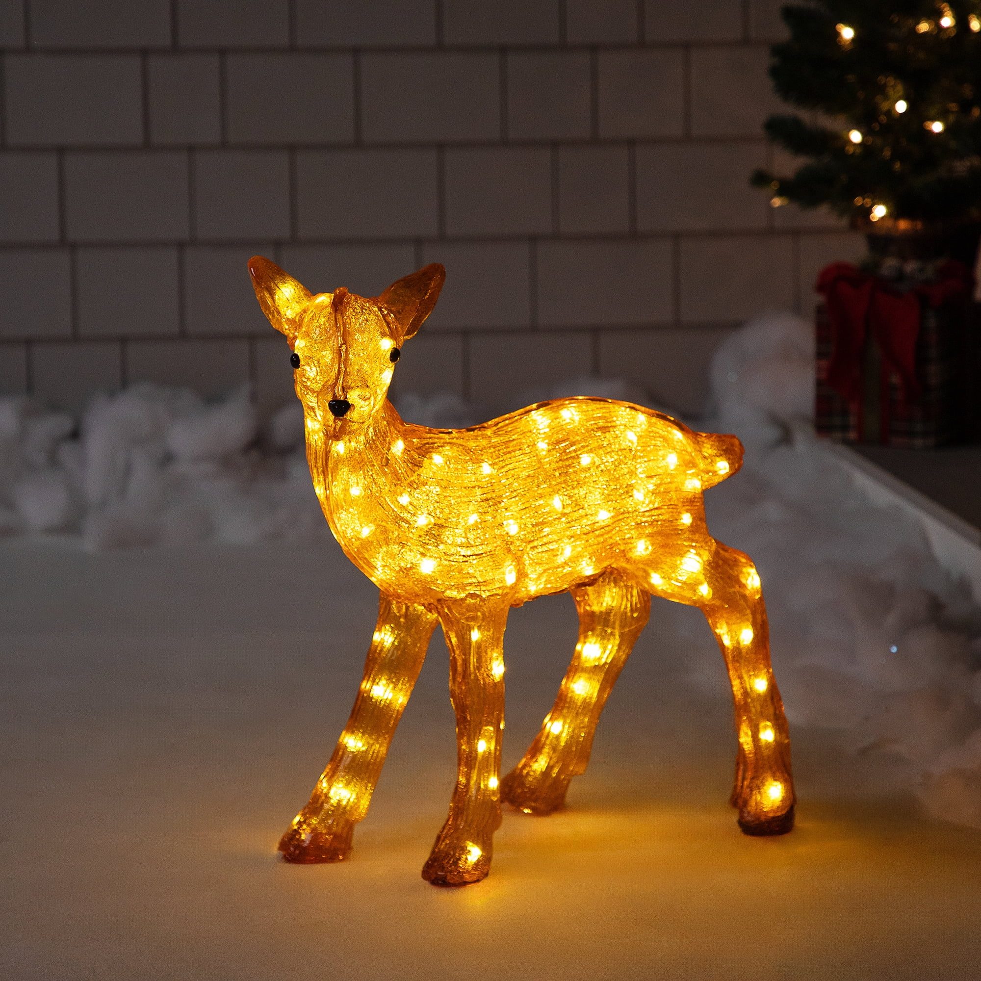 Modern Acrylic Reindeer with Golden Glow Modern Acrylic Reindeer with Golden Glow — Christmas Light Display Ideas