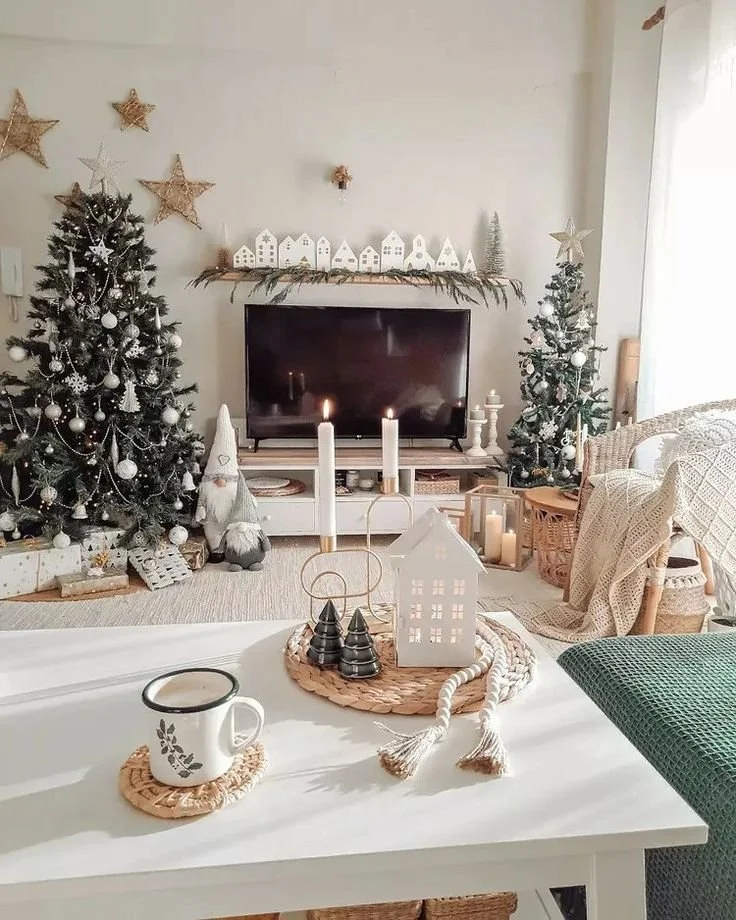 Boho Christmas Vignette on a White Coffee Table Boho Christmas Vignette on a White Coffee Table — Christmas Coffee Table Decor