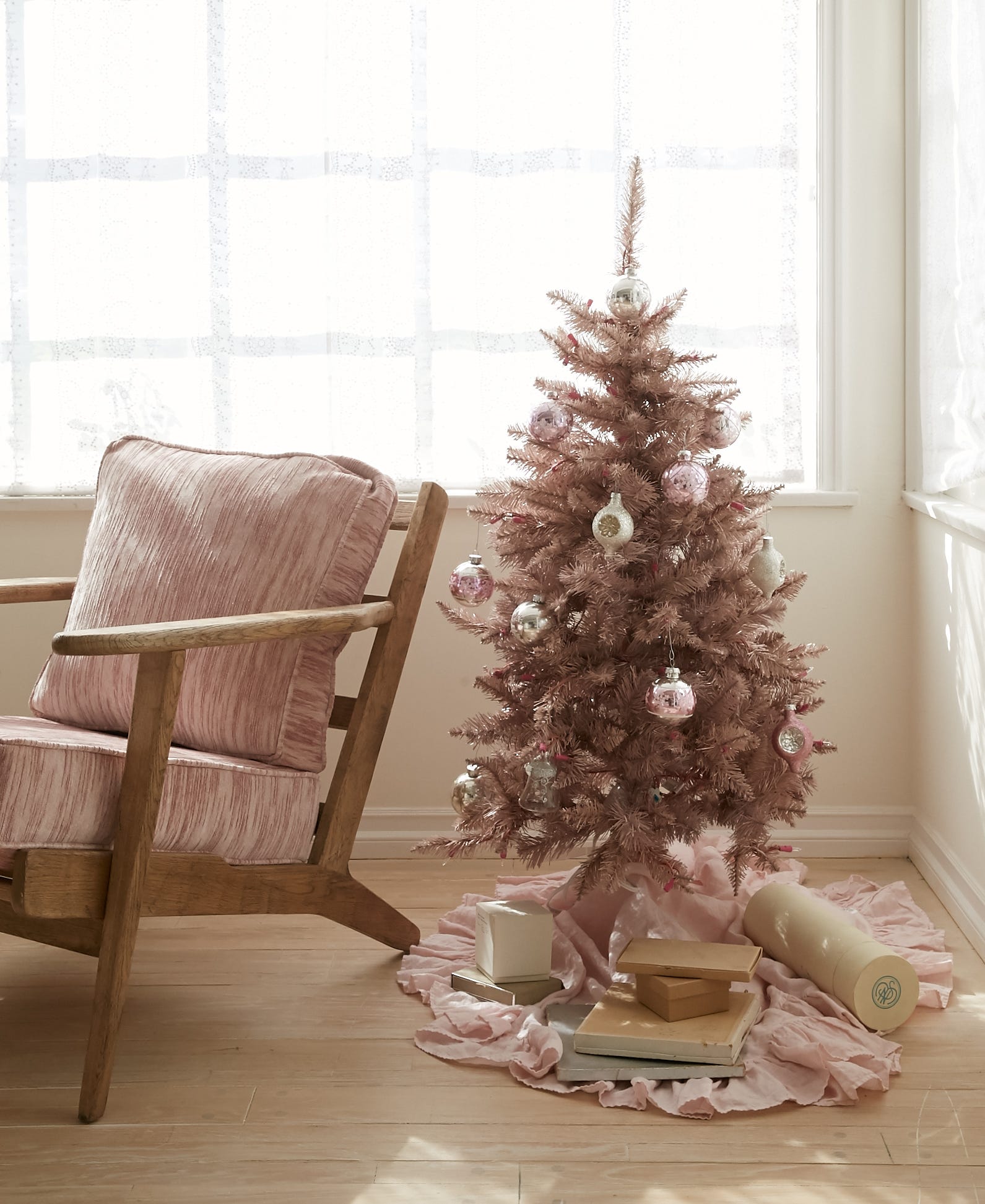 Minimalist Scandinavian Pink Tree in a Bright Corner Minimalist Scandinavian Pink Tree in a Bright Corner — Pink and Gold Christmas Tree