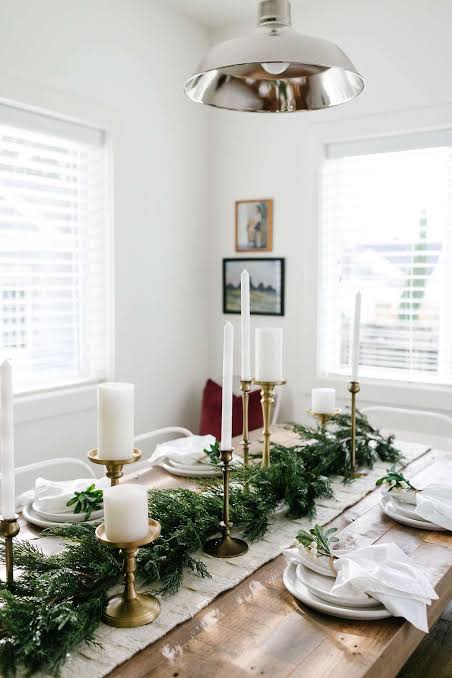 Modern Farmhouse Pine Garland and Brass Candle Centerpiece Modern Farmhouse Pine Garland and Brass Candle Centerpiece — Simple Christmas Centerpiece