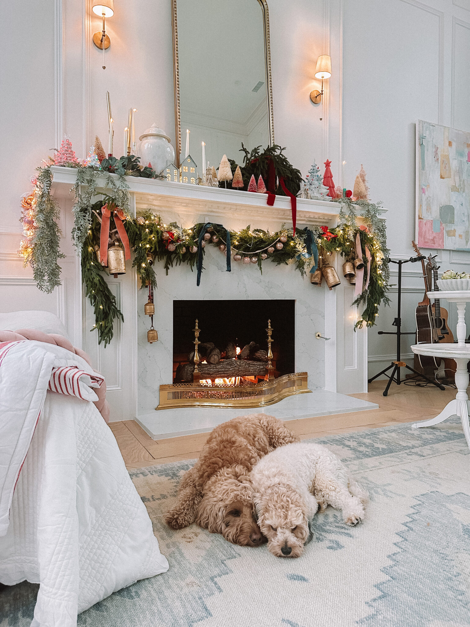 Festive Modern Fireplace Mantel with Pink and Gold Accents — Modern Christmas Decor