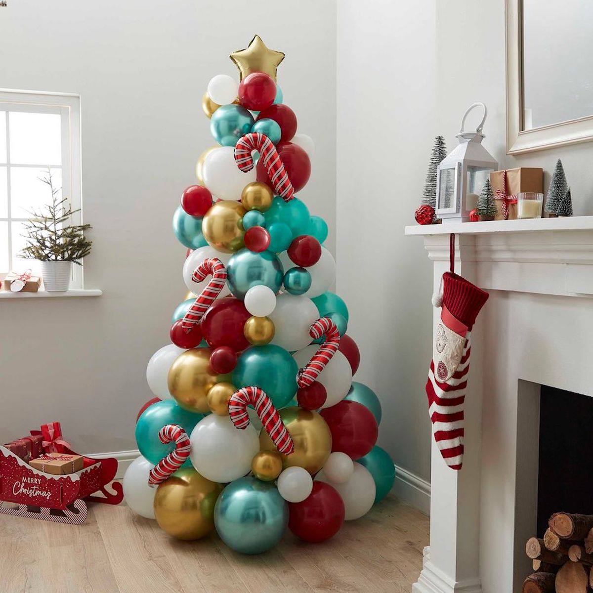 Vibrant Balloon Christmas Tree Sculpture Vibrant Balloon Christmas Tree Sculpture — Alternative Christmas Trees