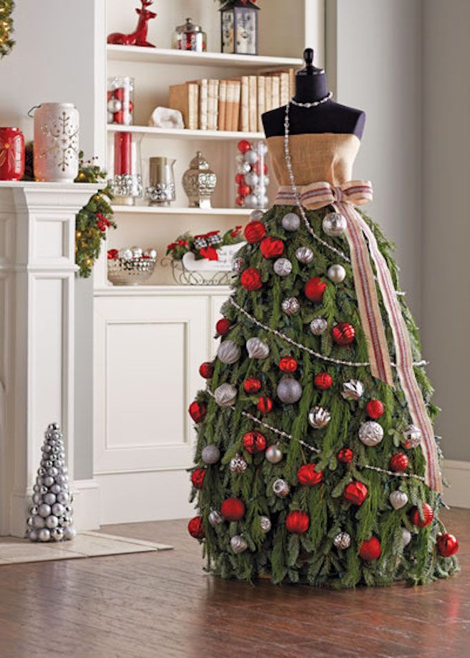 Mannequin Dressed as a Pine Branch Christmas Tree Mannequin Dressed as a Pine Branch Christmas Tree — Alternative Christmas Trees