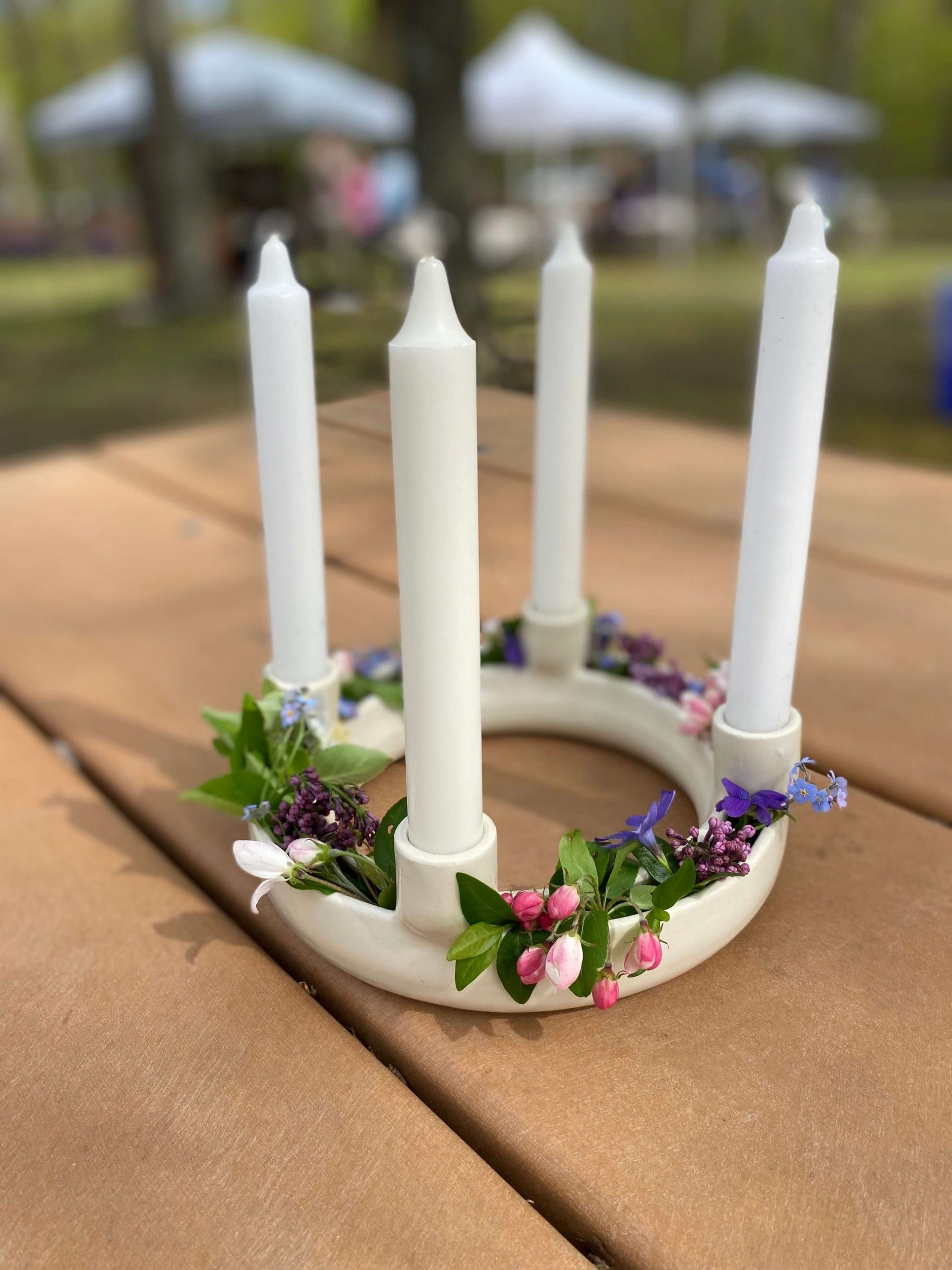 Minimalist Ceramic Advent Wreath with Floral Accents Minimalist Ceramic Advent Wreath with Floral Accents