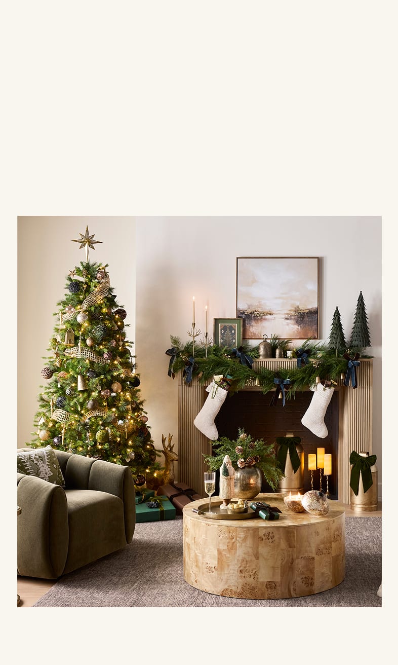 Modern Elegant Living Room with Gold and Navy Christmas Tree Modern Elegant Living Room with Gold and Navy Christmas Tree — Aesthetic Christmas Decor