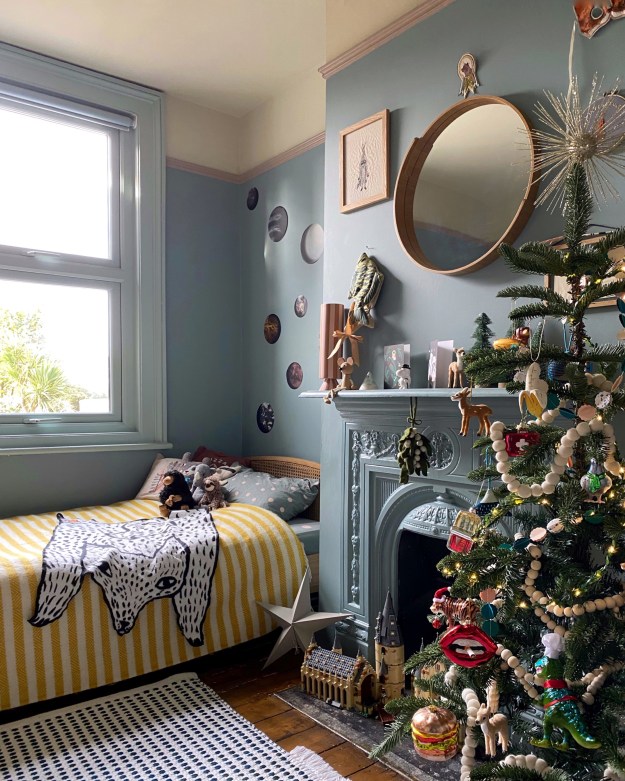 Traditional Christmas Tree and Fireplace Mantle Decor — Kids Bedroom Christmas Decor