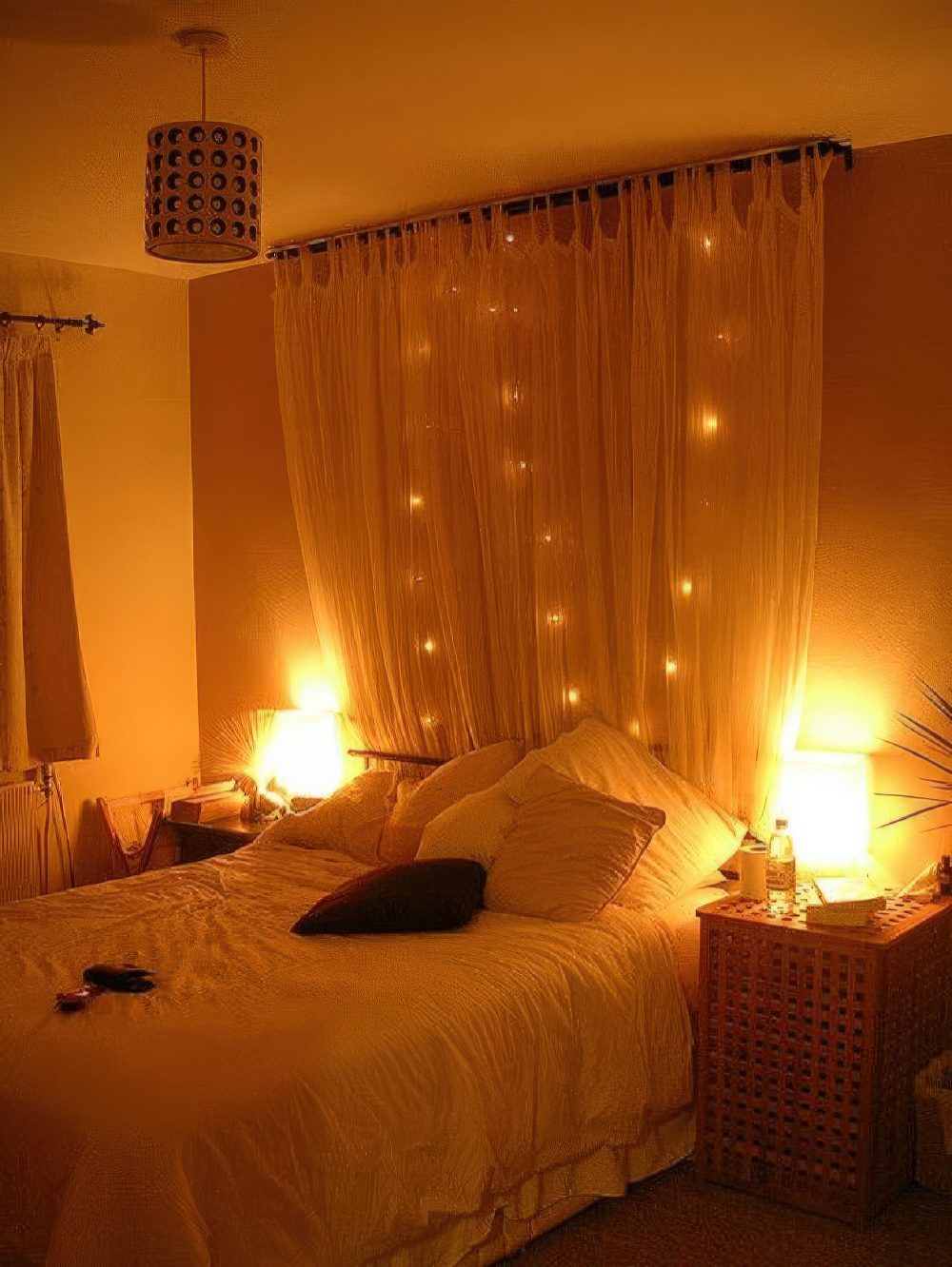 63 Lovely Bedroom String Lights Decor Ideas - DigsDigs