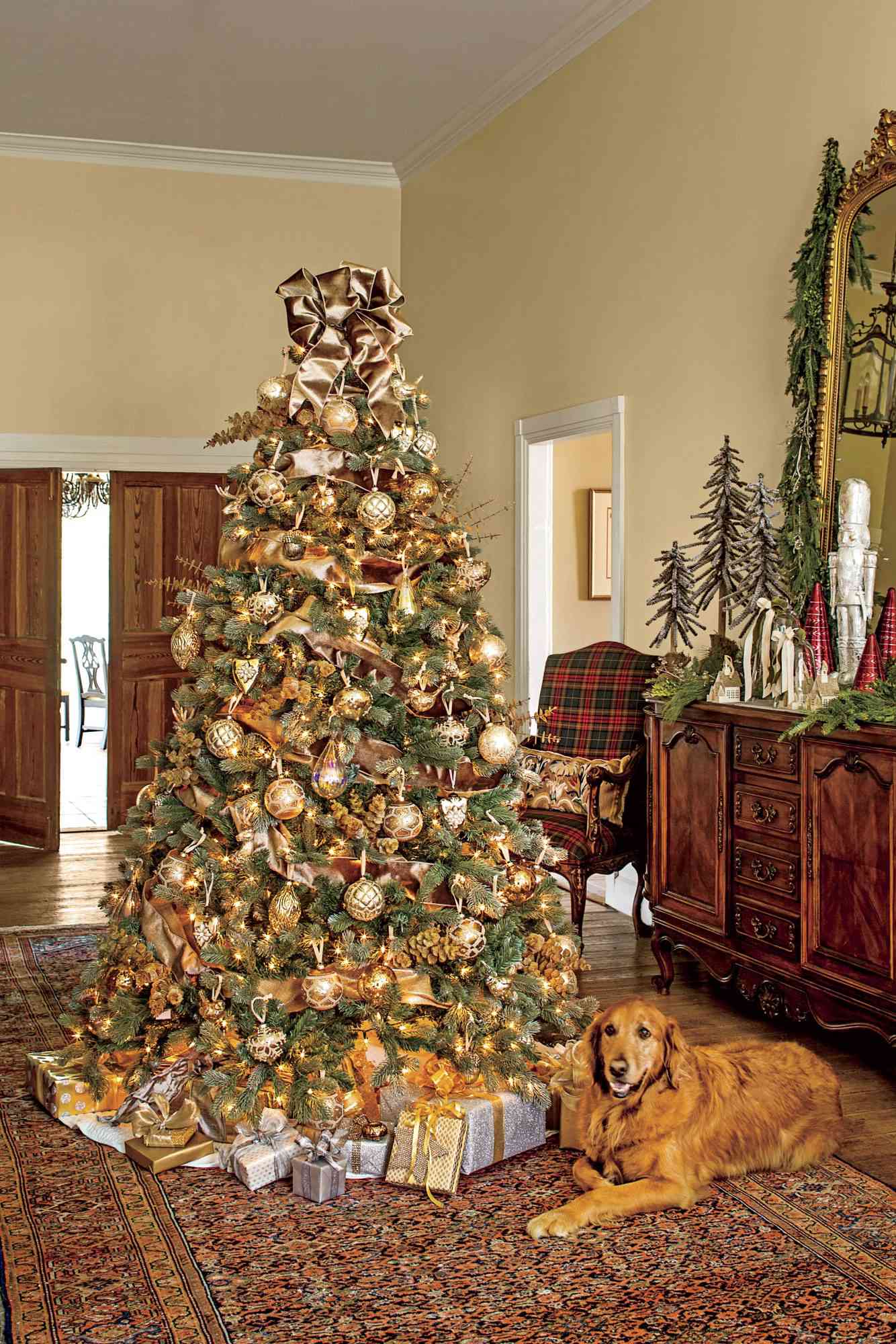Grand Entryway with a Tall Christmas Tree and Golden Ribbon — Vertical Ribbon Christmas Tree