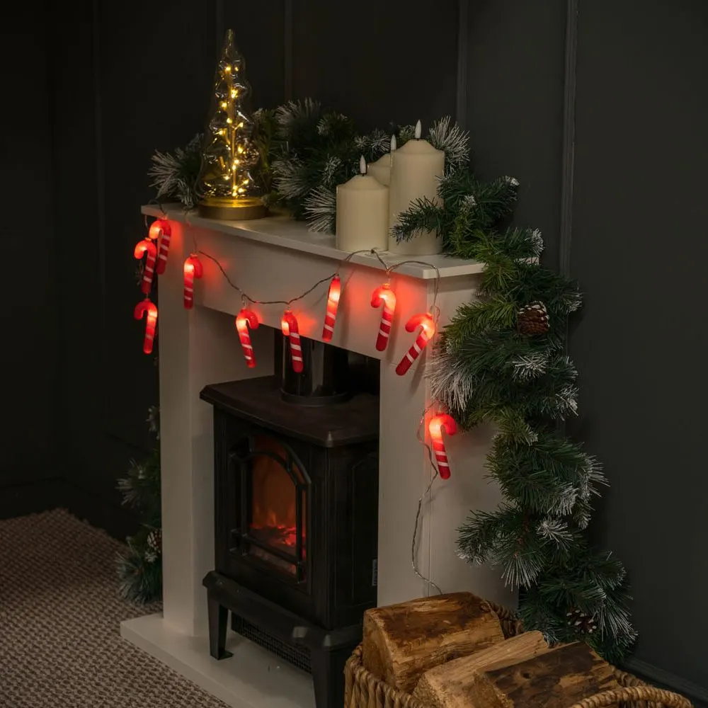 Festive Fireplace Mantel with Candy Cane String Lights — Christmas Fairy Lights Living Room