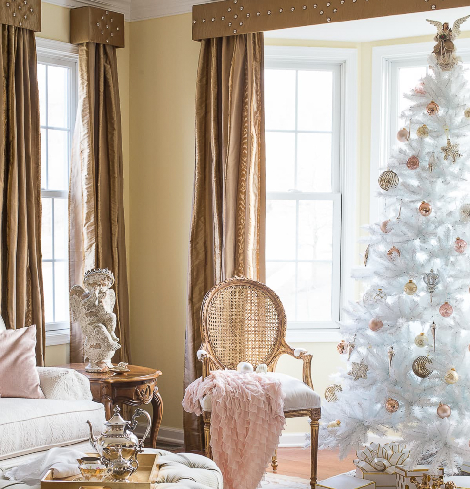 Traditional Living Room with White Tree and Rose Gold Accents Traditional Living Room with White Tree and Rose Gold Accents — White Christmas Tree Decor