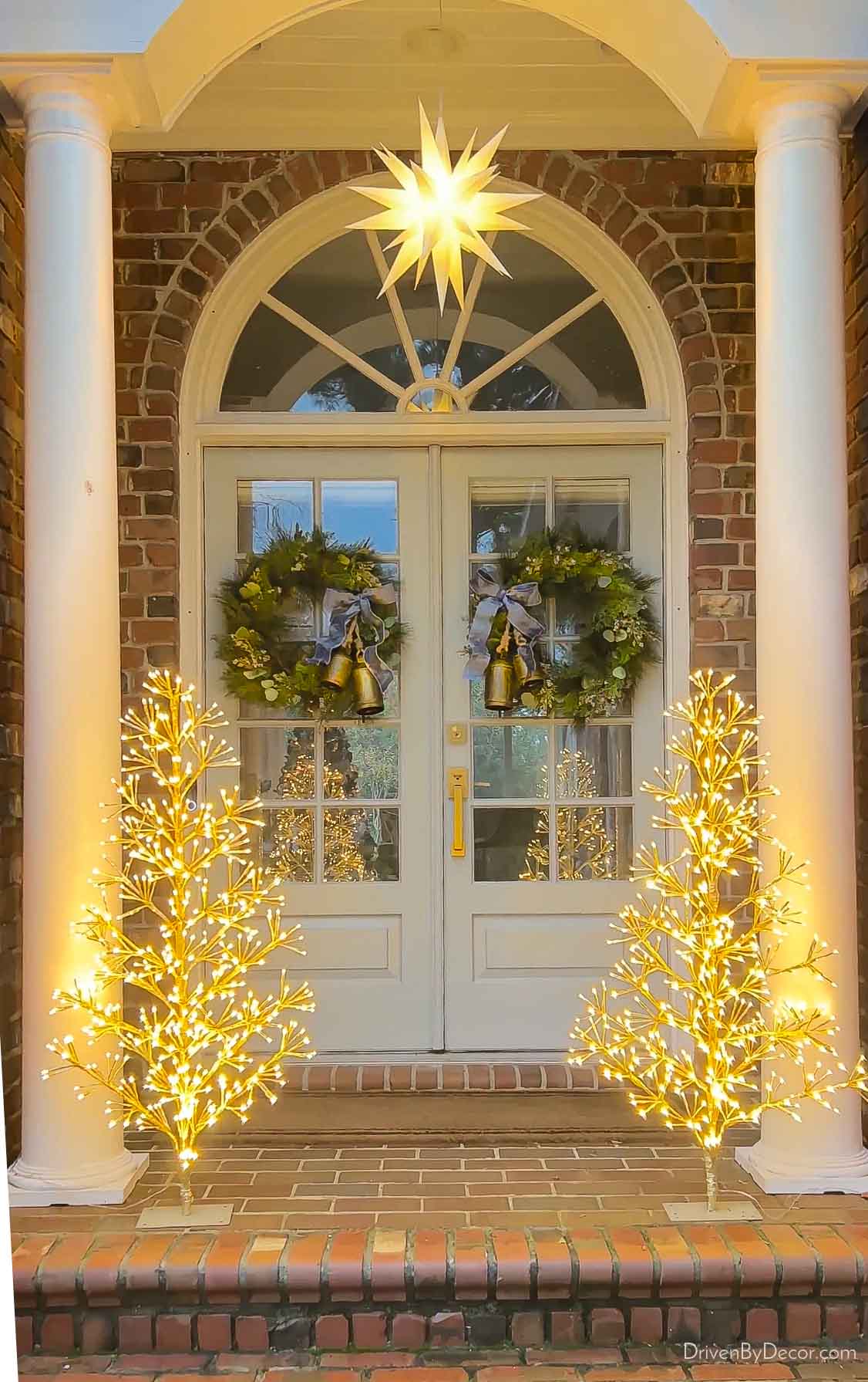 Traditional Front Porch with Illuminated Starburst and Wreaths Traditional Front Porch with Illuminated Starburst and Wreaths — Christmas Decor