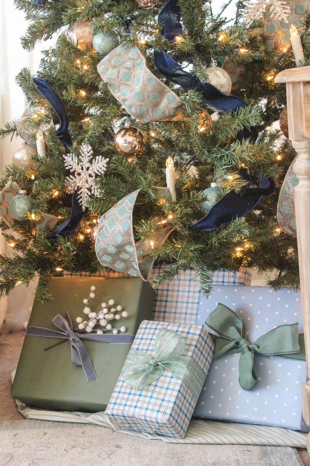Gift Wrapping in Sage Green and Plaid Patterns — Sage Green Christmas Decor