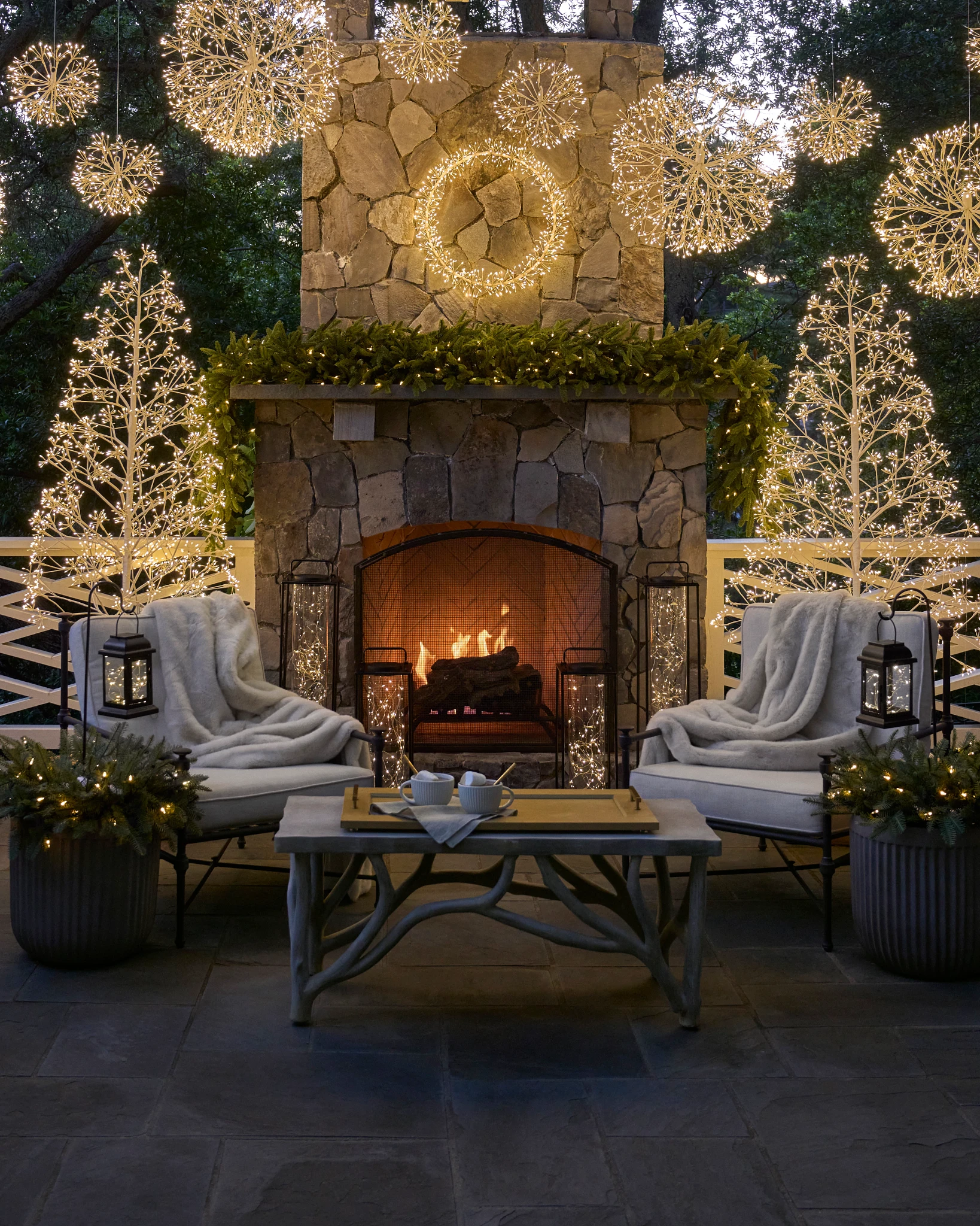 Elegant Outdoor Christmas Décor Ideas | Balsam Hill
