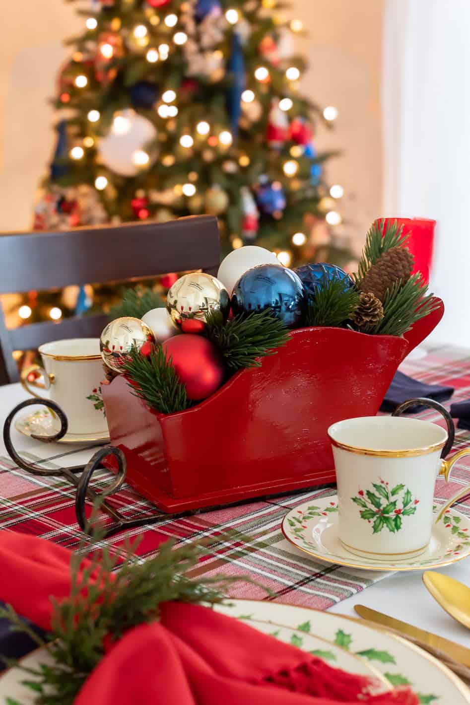 Festive Red Sleigh Centerpiece — DIY Christmas Decor