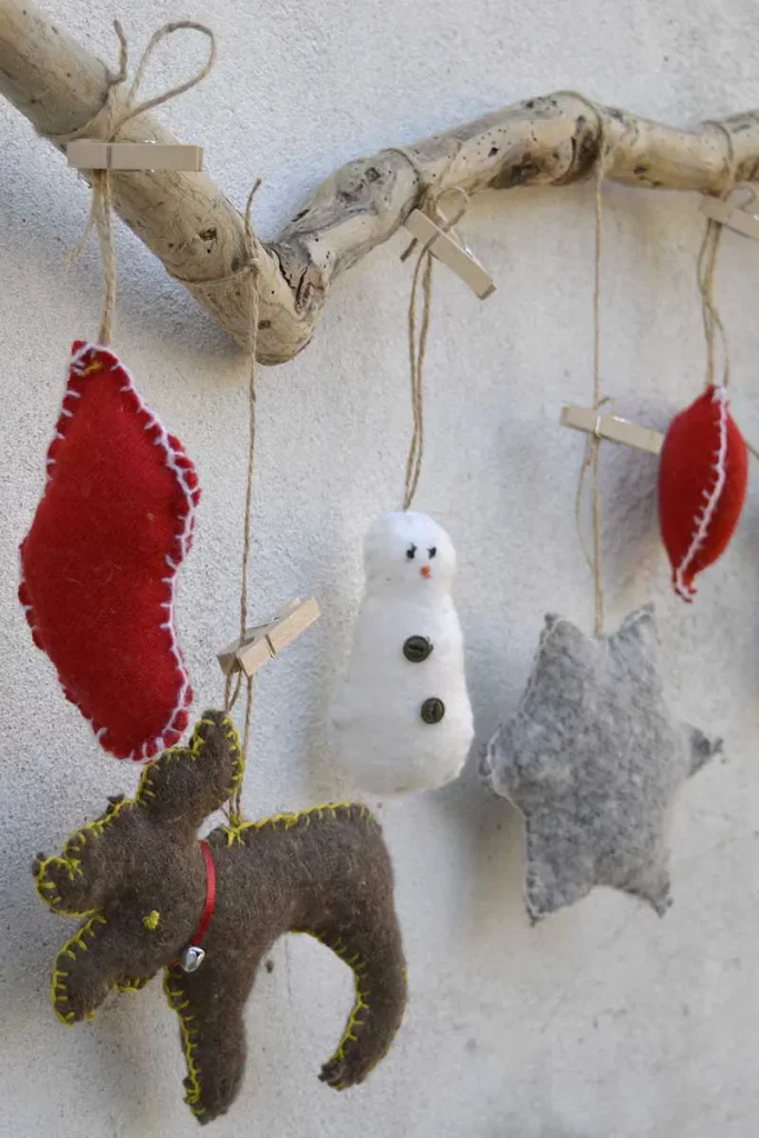 Rustic Felt Christmas Ornaments on Driftwood — DIY Christmas Decor
