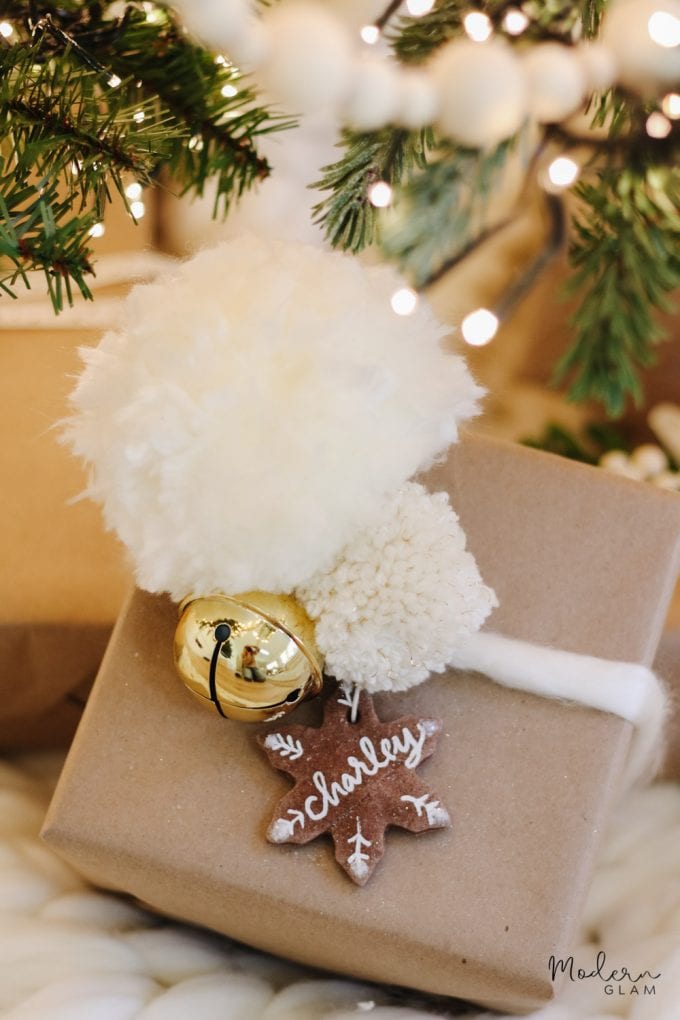 Cozy Texture: Yarn and Gingerbread Cozy Texture: Yarn and Gingerbread — Christmas Gift Wrapping