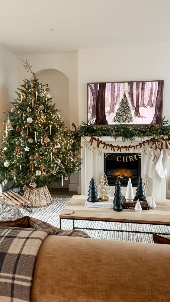 Living Room Arrangement Warm Modern Living Room with Stylized Fireplace and Christmas Tree — Modern Christmas Decor