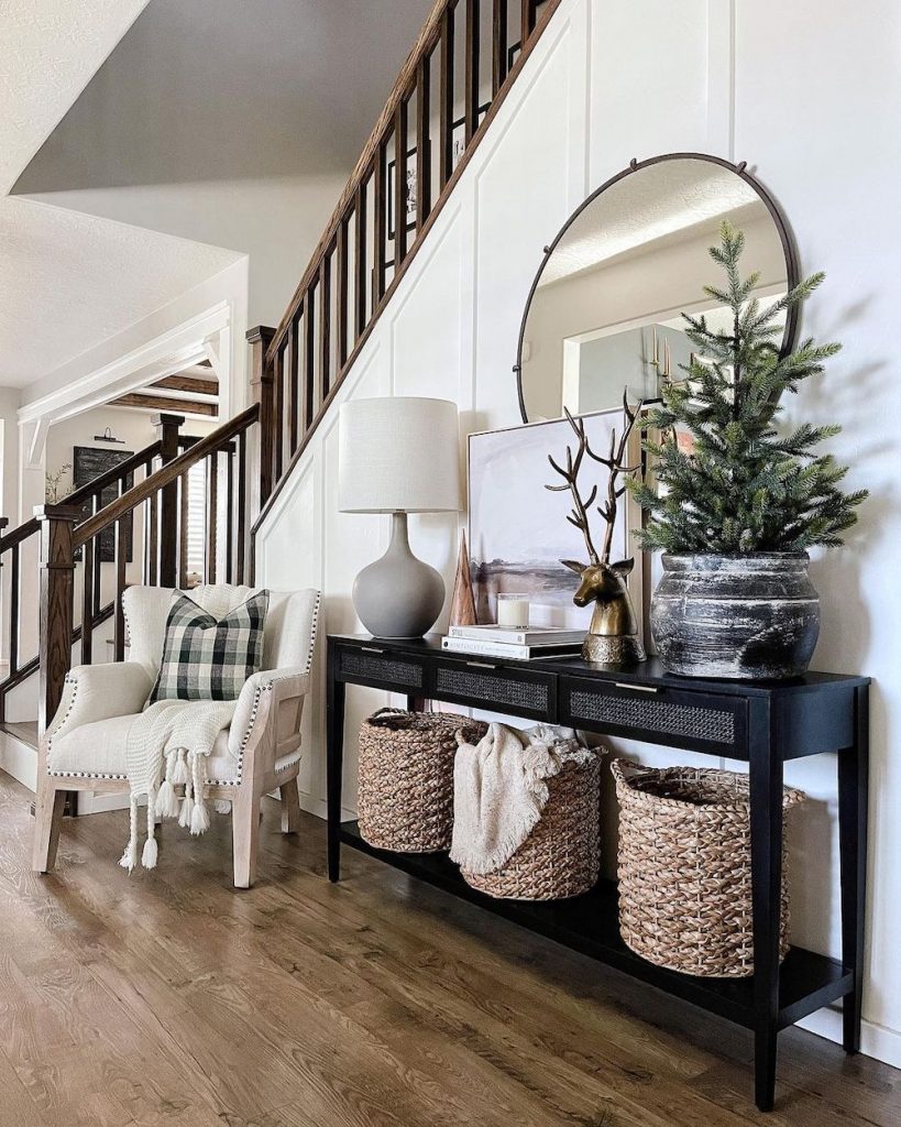 Modern Entryway Console with Decorative Trees Modern Entryway Console with Decorative Trees — Christmas Entryway Decor