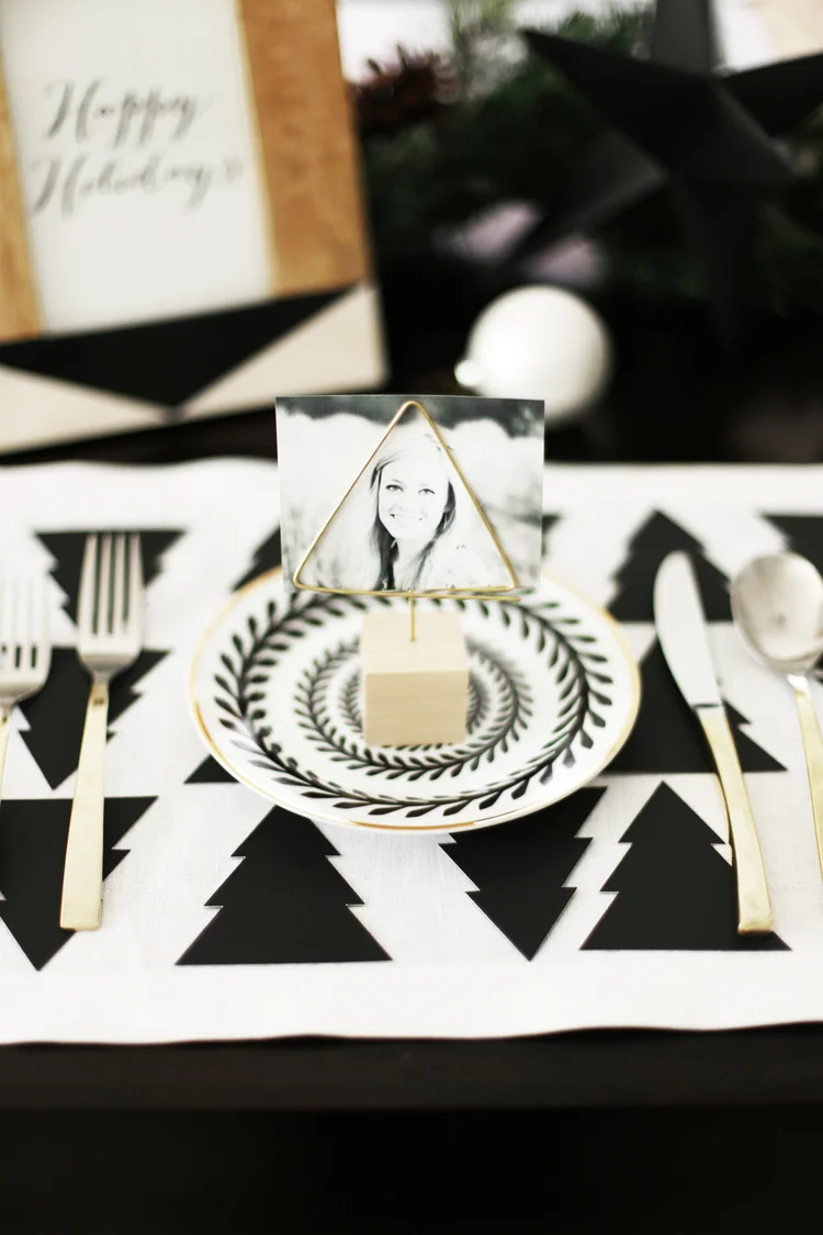 Modern Gold Metal Photo Place Card Holder Modern Gold Metal Photo Place Card Holder — Christmas Place Cards