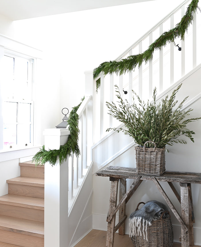 Minimalist Rustic Hallway with Staircase Garland Minimalist Rustic Hallway with Staircase Garland — Simple Christmas Decor