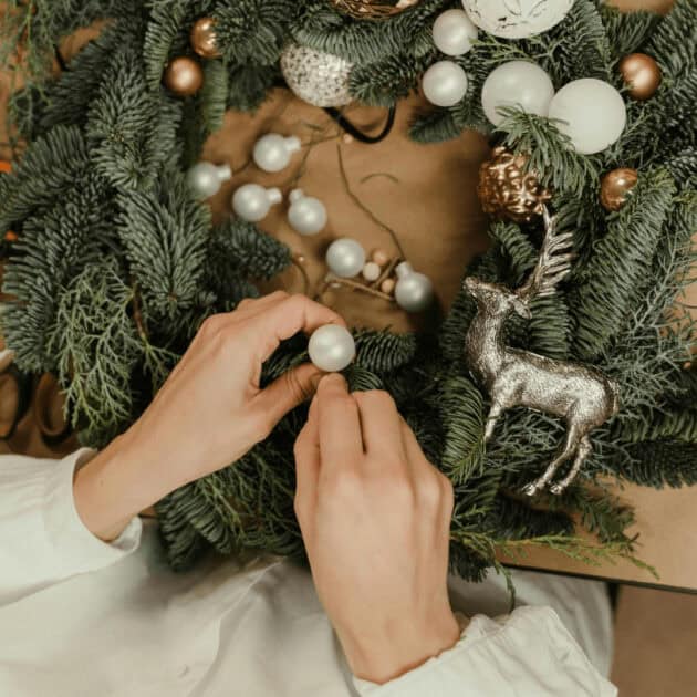 Hands-On Wreath Making for a Personal Touch Hands-On Wreath Making for a Personal Touch — Christmas Crafts for Adults