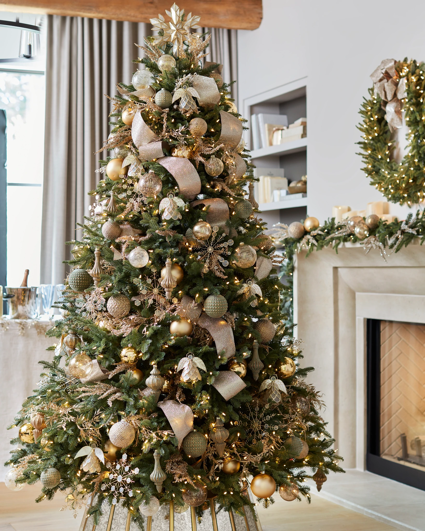Elegant Christmas Tree Featuring Wide Gold Ribbon — Vertical Ribbon Christmas Tree