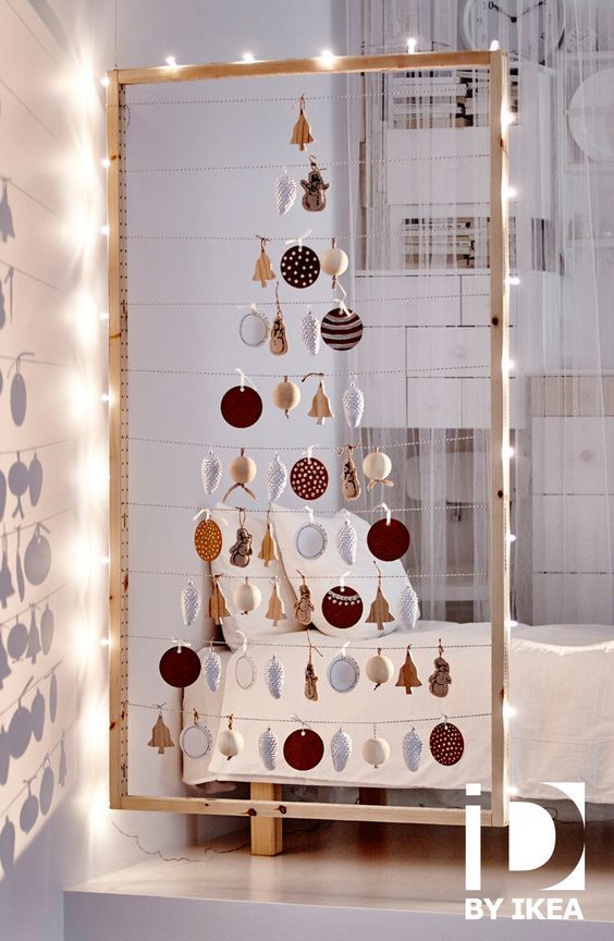Modern Floating Shelf Christmas Tree Display Modern Floating Shelf Christmas Tree Display — Alternative Christmas Trees