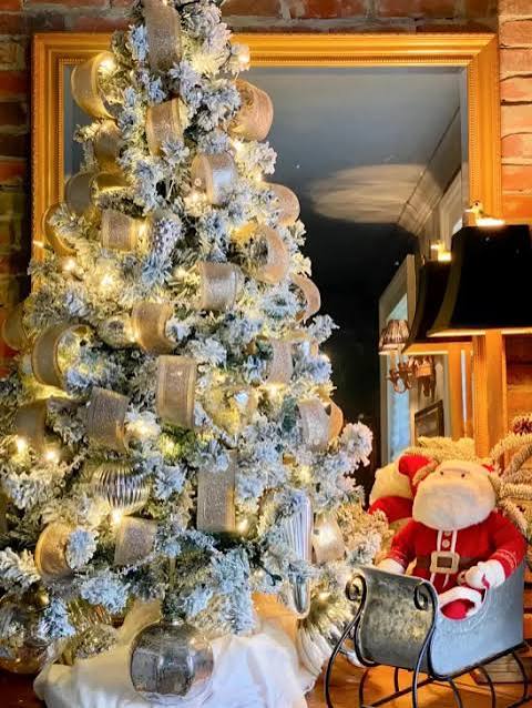 Glam Christmas Tree with Vintage Mirror and Santa Figure Glam Christmas Tree with Vintage Mirror and Santa Figure