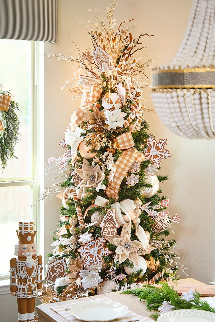 A Whimsical Christmas Tree with Gingerbread and Plaid Accents A Whimsical Christmas Tree with Gingerbread and Plaid Accents — Whimsical Christmas Decor
