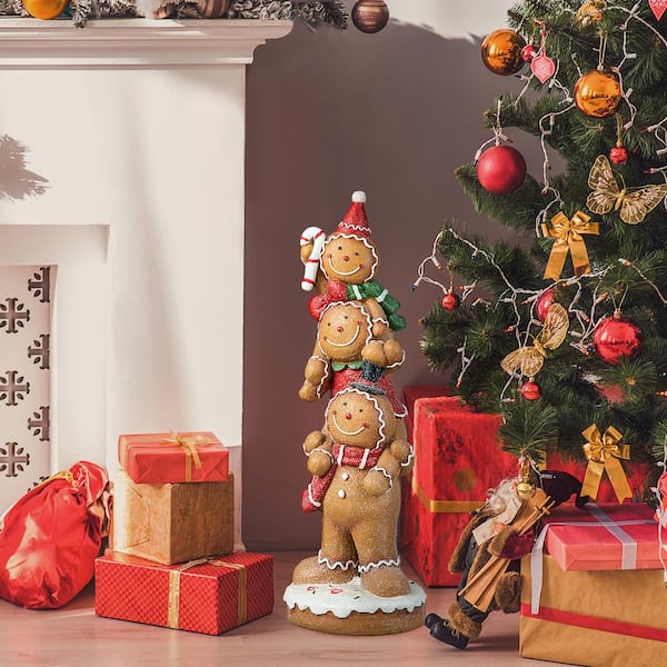 Outdoor Porch Decor with Large Stacked Gingerbread Man — Gingerbread Christmas Decor