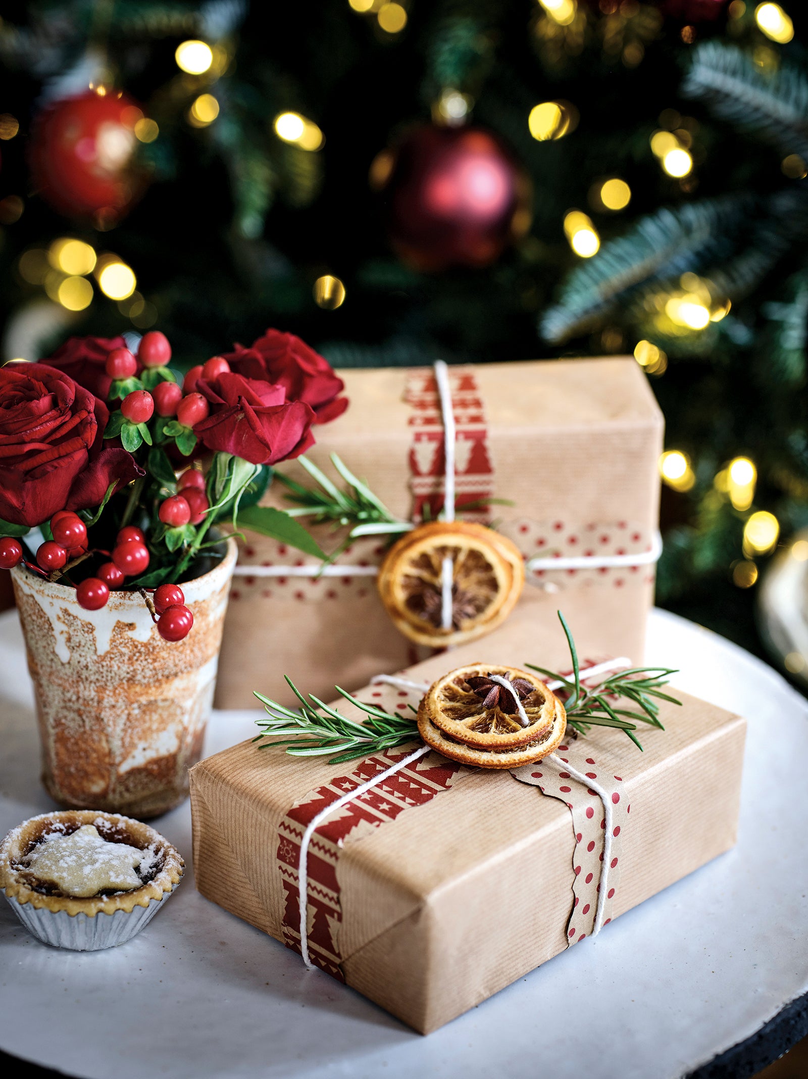 Rustic Charm: Dried Elements Styling Rustic Charm: Dried Elements Styling — Christmas Gift Wrapping