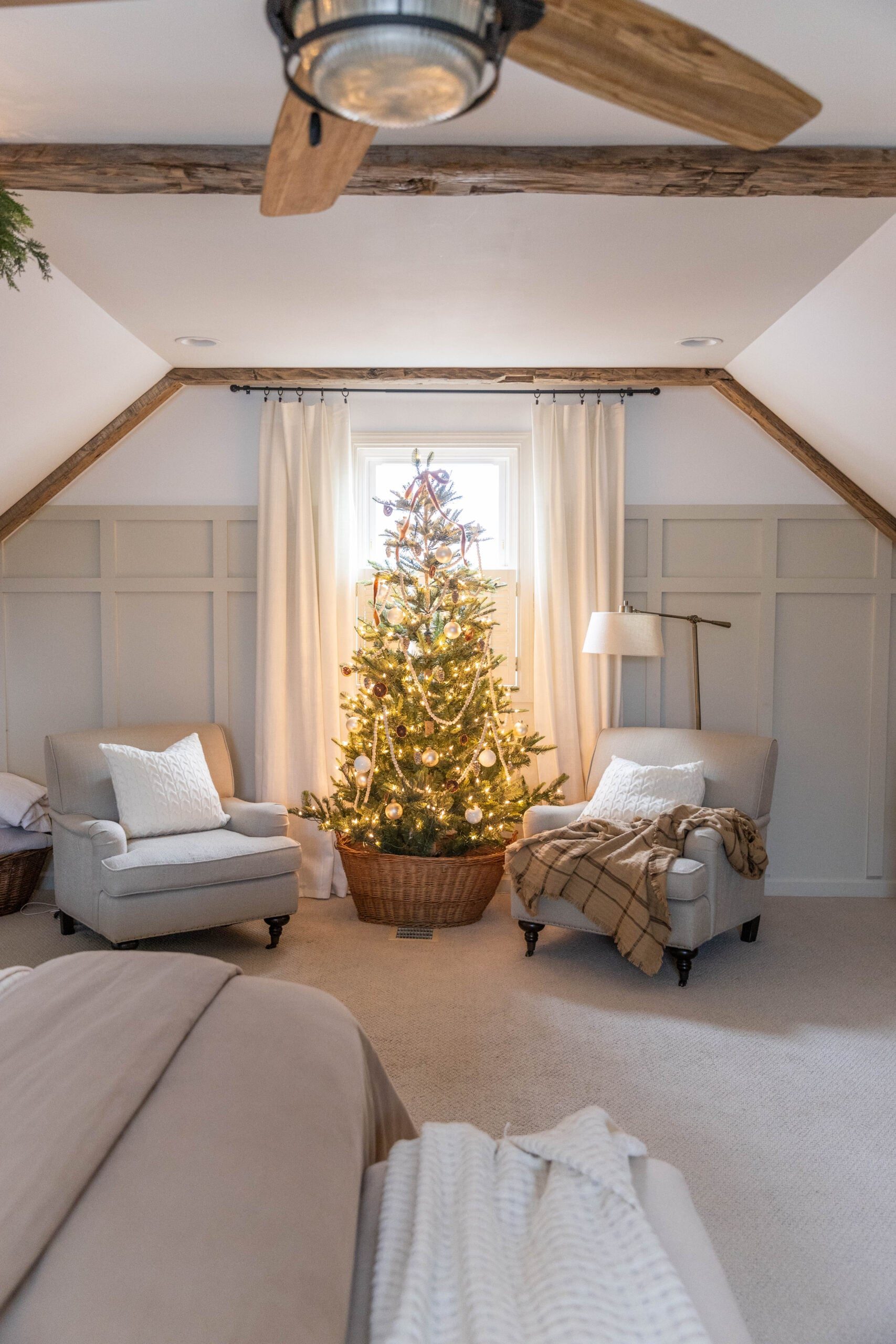 Cozy Rustic Bedroom with Large Illuminated Christmas Tree Cozy Rustic Bedroom with Large Illuminated Christmas Tree — Christmas Bedroom Decor