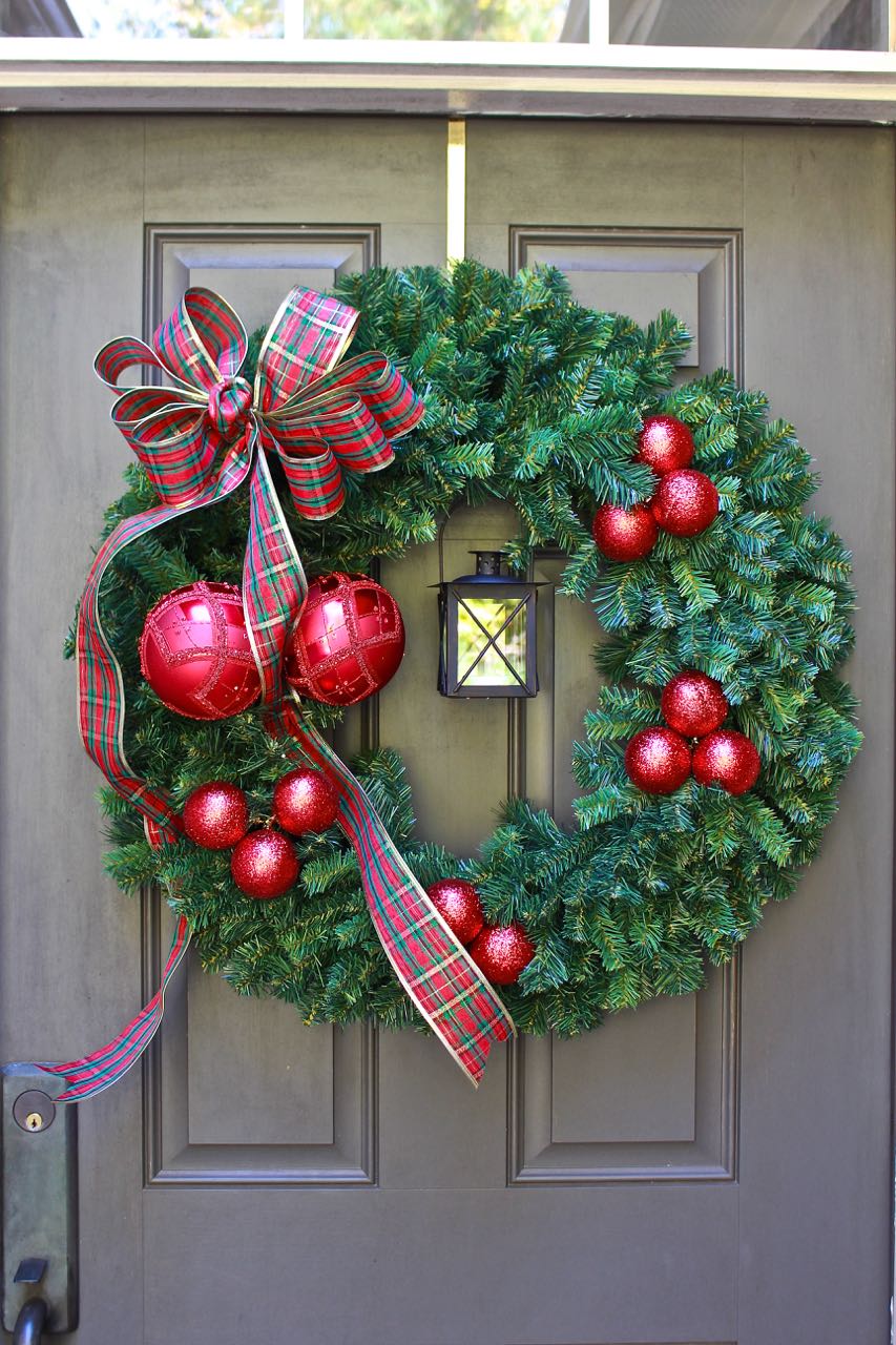 Traditional Wreath with Lantern Accent on Dark Door Traditional Wreath with Lantern Accent on Dark Door — DIY Christmas Wreath