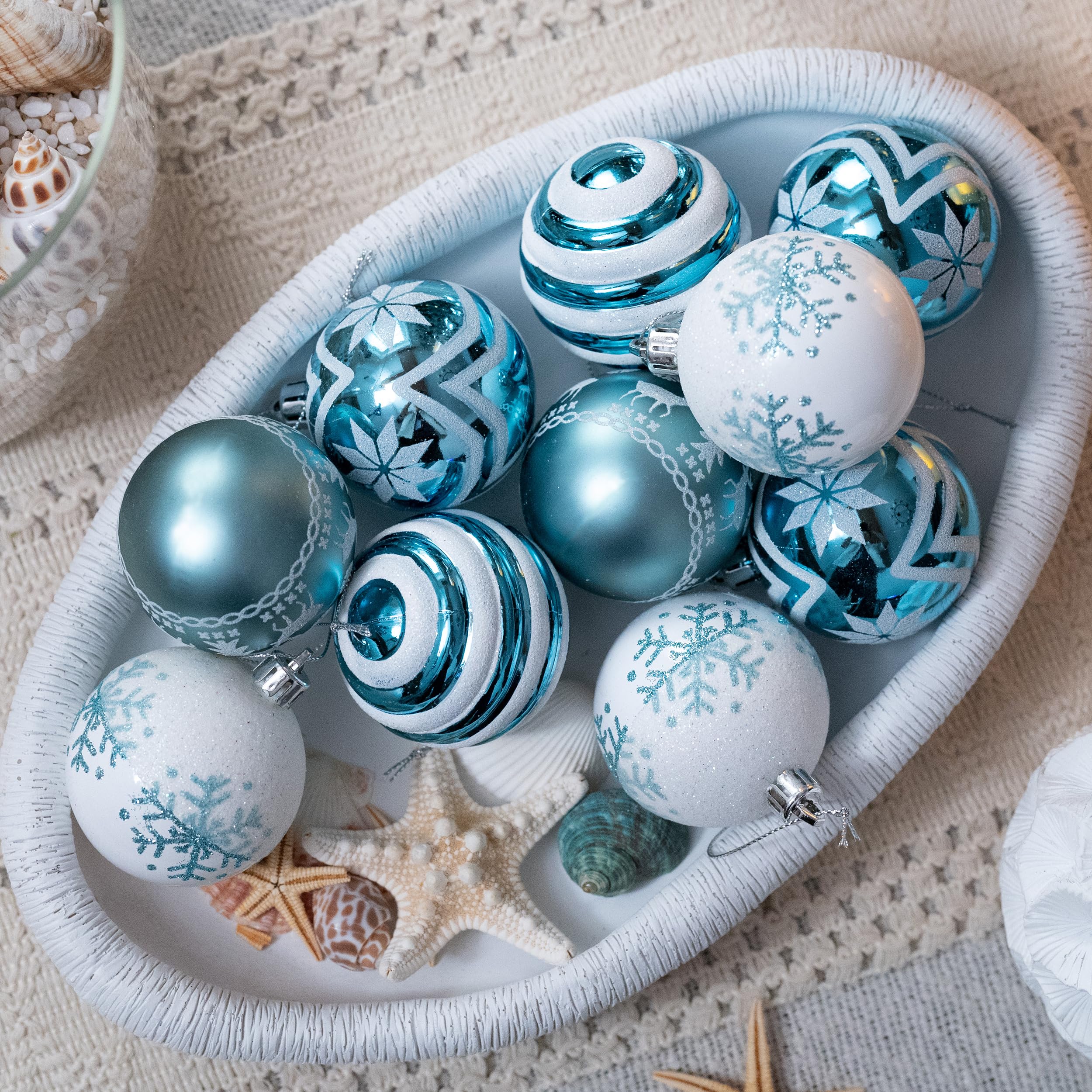 Coastal Christmas Vignette with Blue Snowflake Ornaments — Blue Christmas Decor